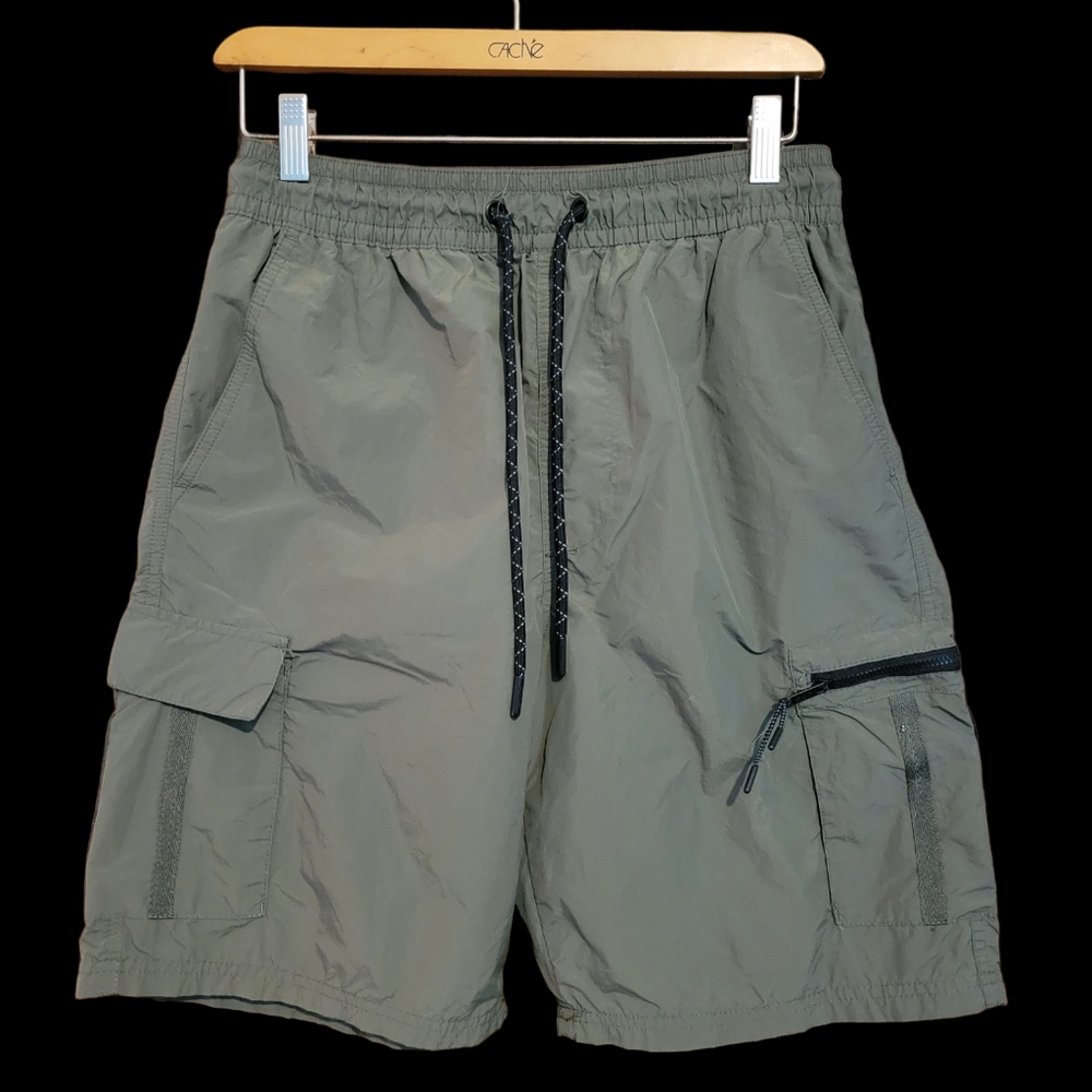 Olive green cargo shorts. CSG